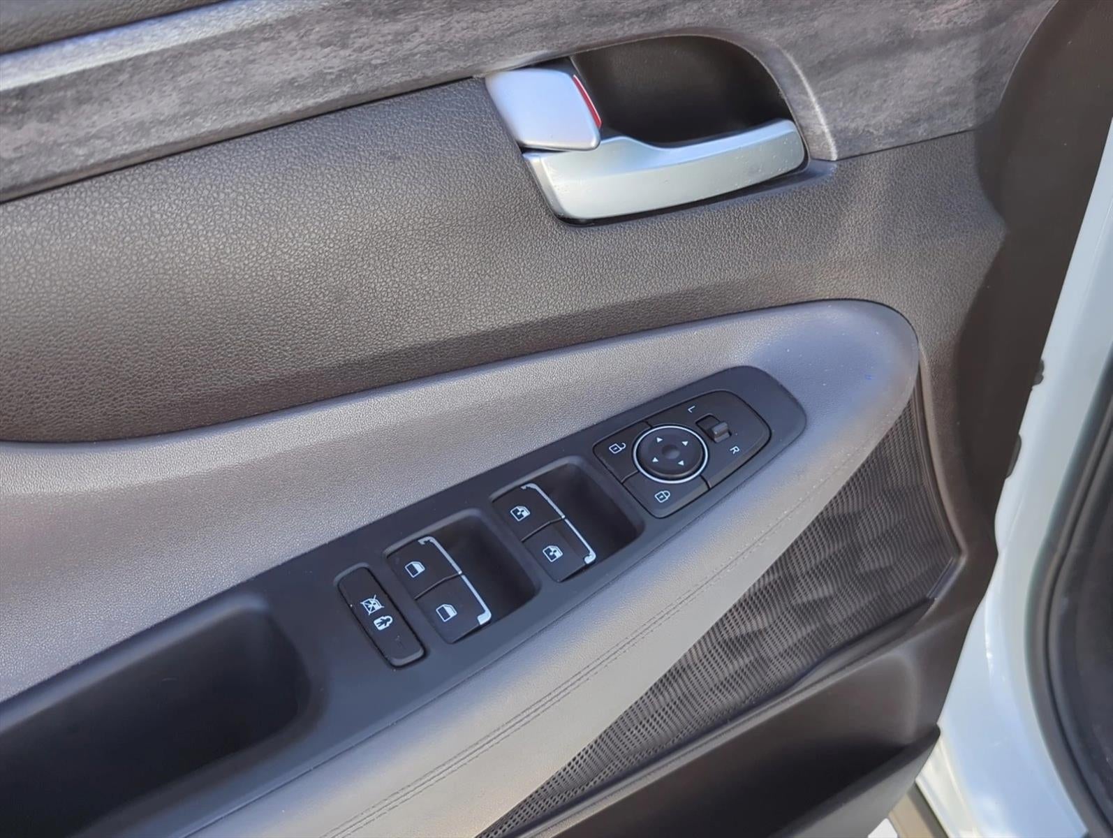 2020 Hyundai SANTA FE SEL 2.4L Auto FWD