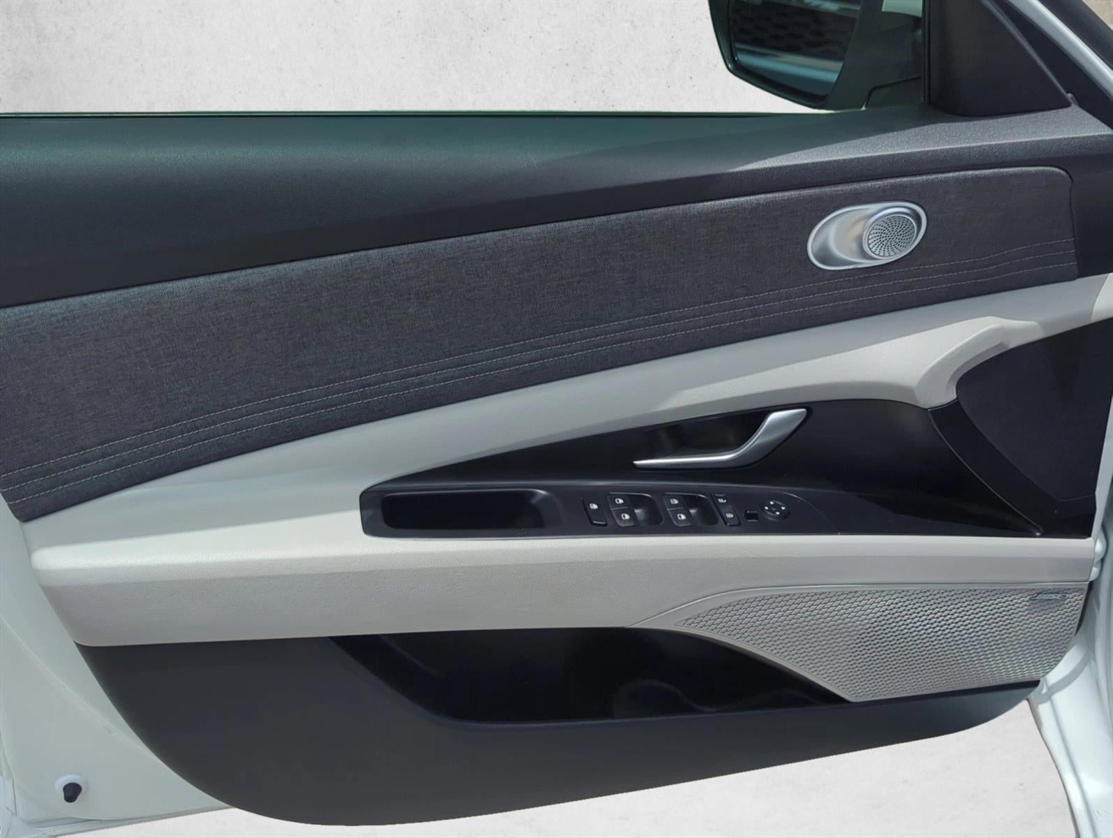 2021 Hyundai ELANTRA Limited IVT *Ltd Avail*