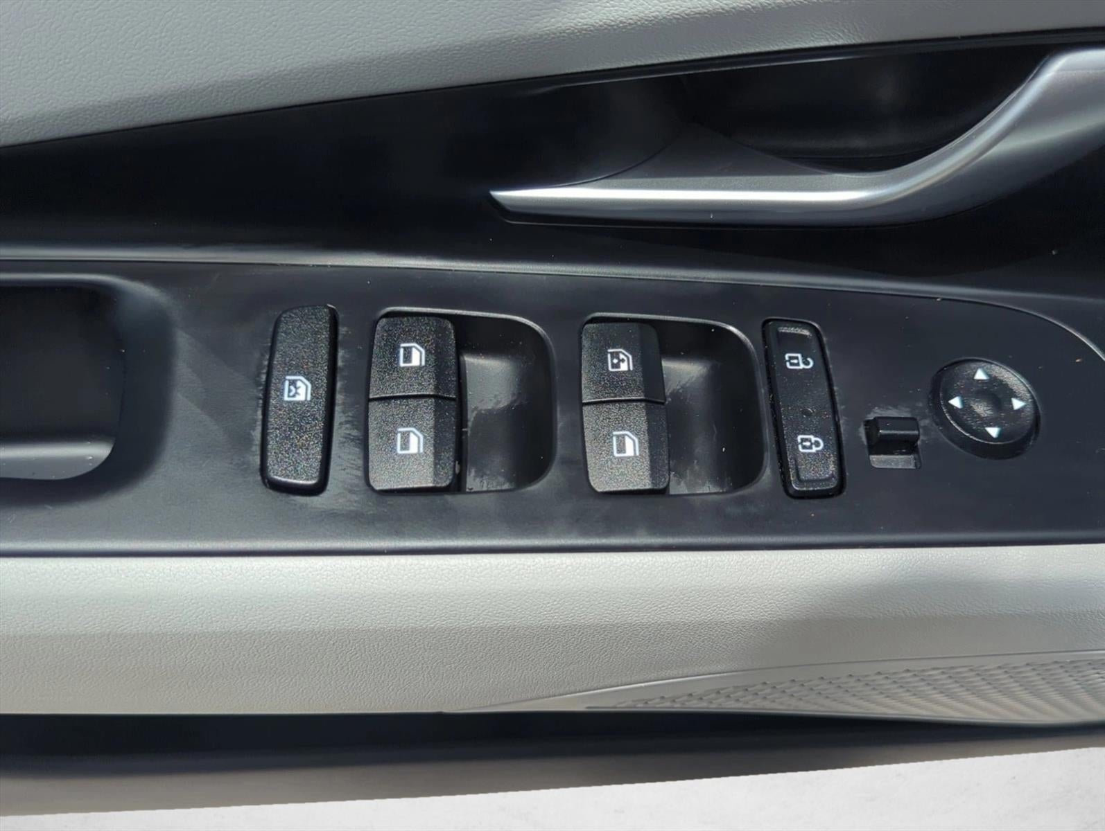 2021 Hyundai ELANTRA Limited IVT *Ltd Avail*
