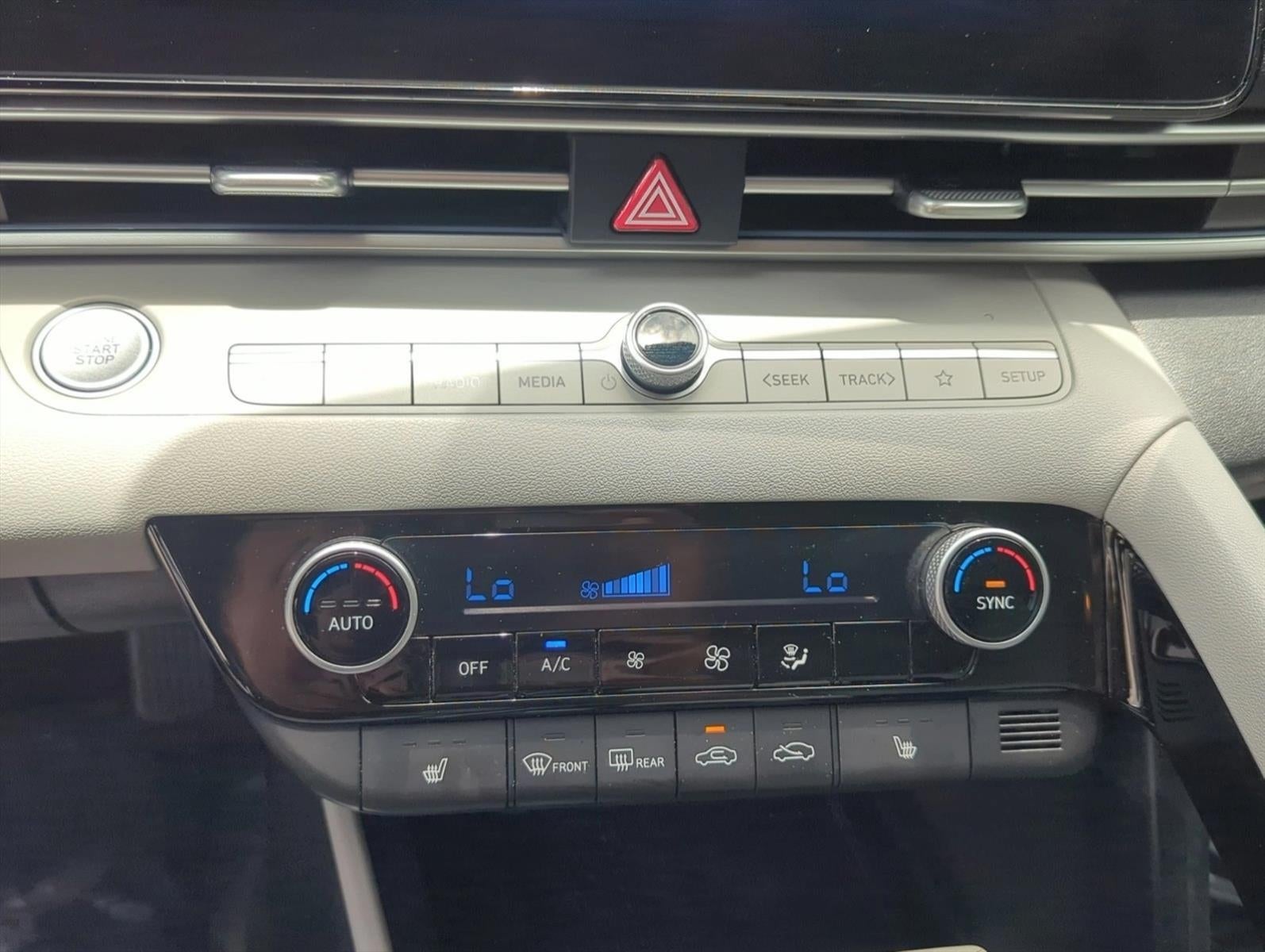 2021 Hyundai ELANTRA Limited IVT *Ltd Avail*