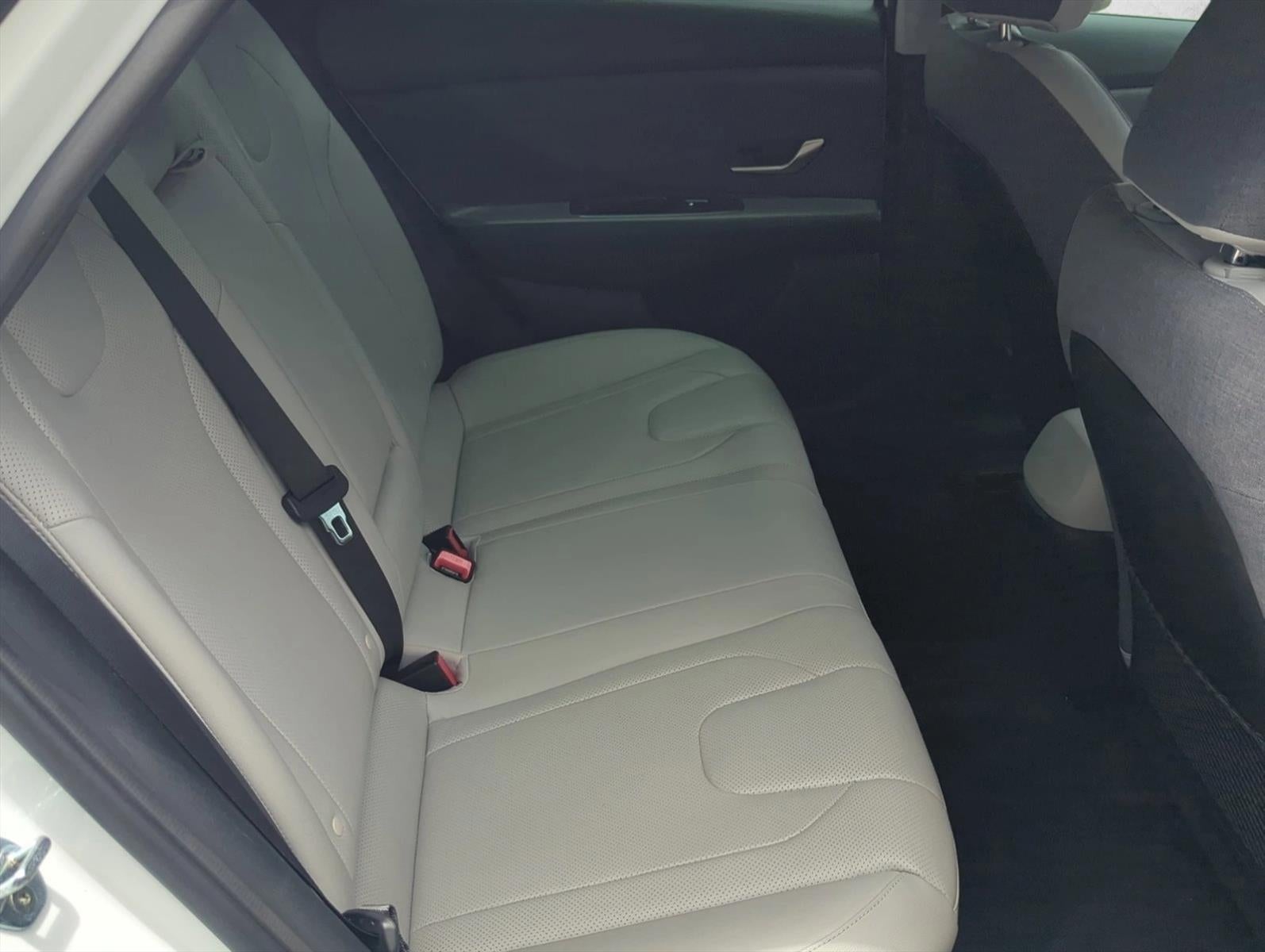 2021 Hyundai ELANTRA Limited IVT *Ltd Avail*
