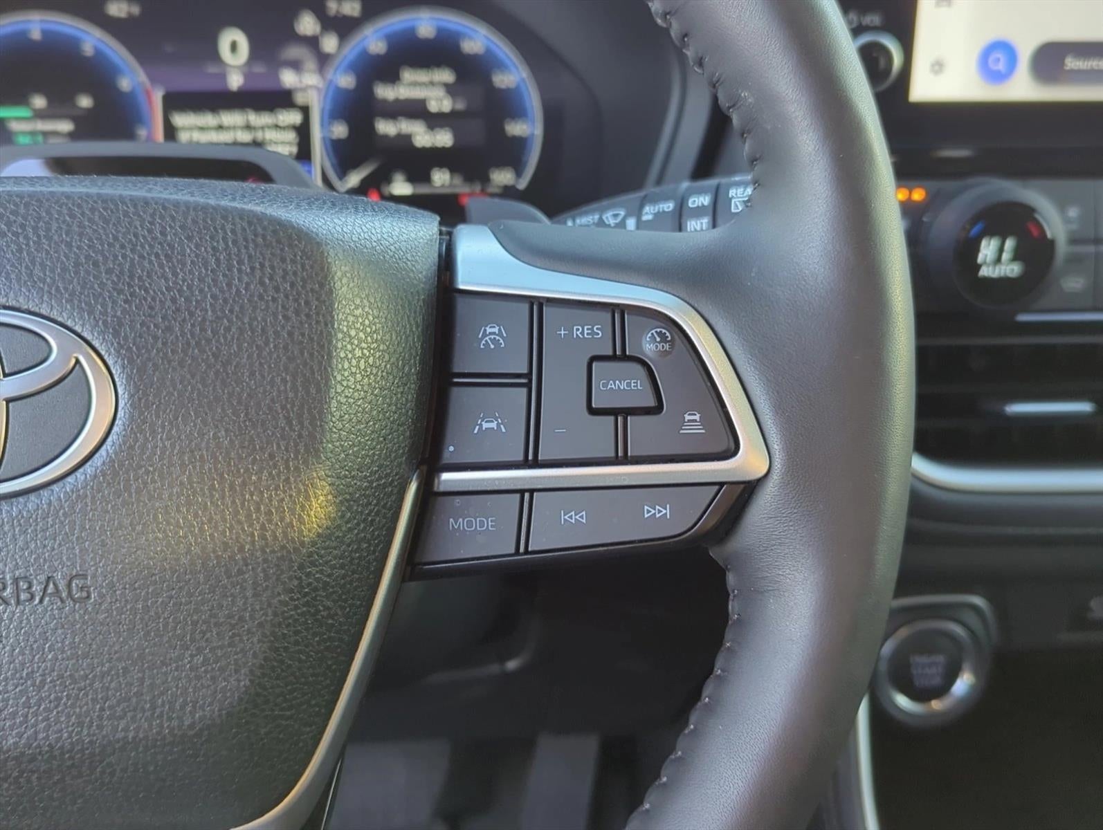 2025 Toyota Grand Highlander Platinum AWD (Natl)