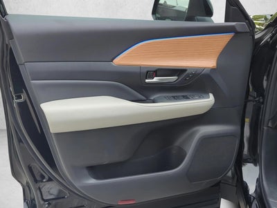 2025 Toyota Grand Highlander Hybrid Limited AWD (Natl)