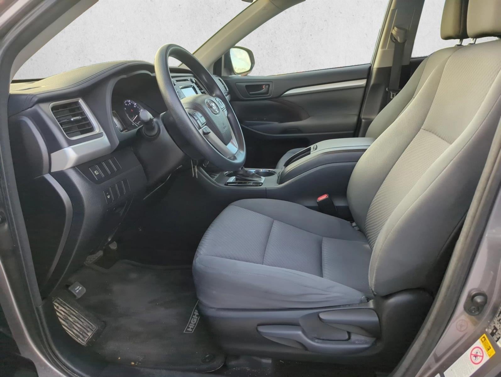 2017 Toyota Highlander LE V6 AWD (Natl)