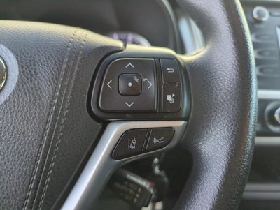 2017 Toyota Highlander LE V6 AWD (Natl)