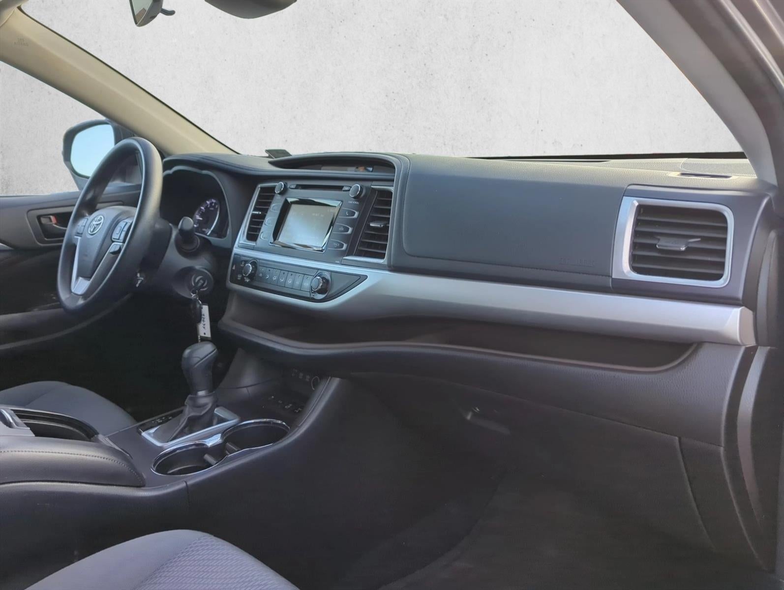 2017 Toyota Highlander LE V6 AWD (Natl)