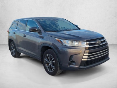 2017 Toyota Highlander LE V6 AWD (Natl)