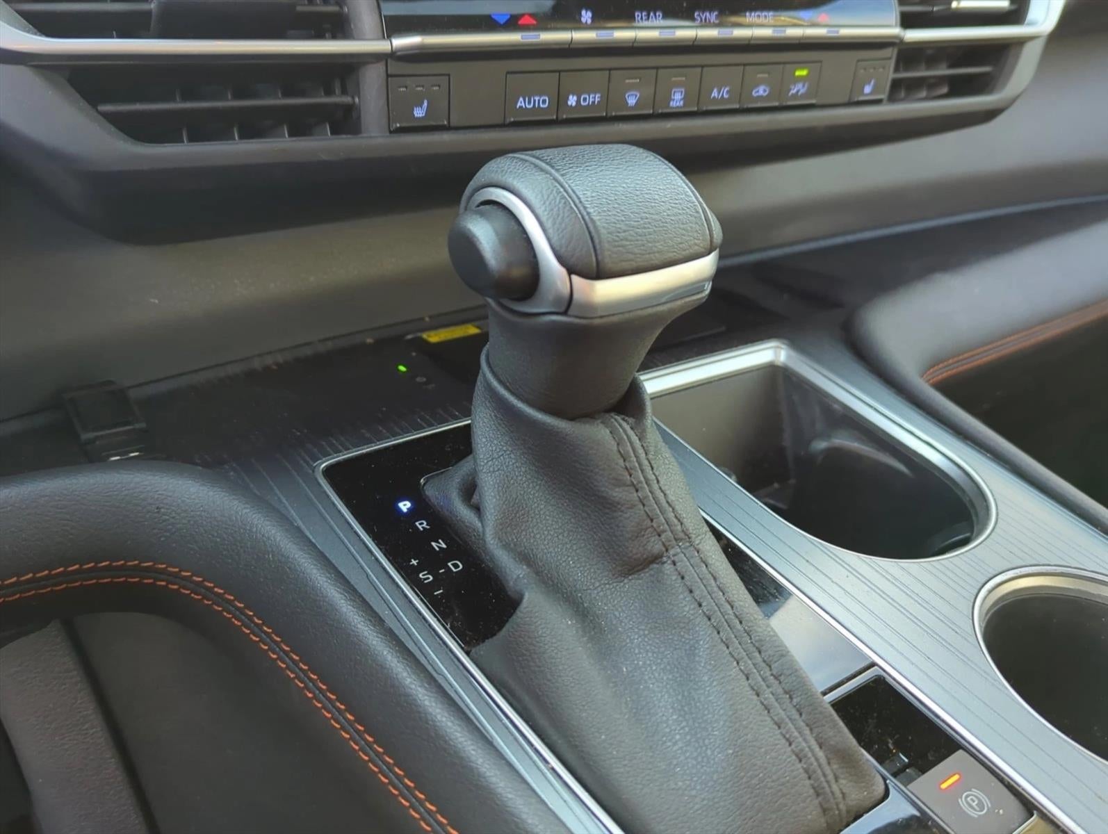 2023 Toyota Sienna XSE FWD 7-Passenger (Natl)