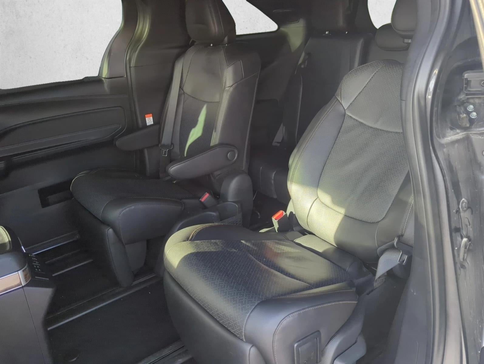 2025 Toyota Sienna Platinum FWD 7-Passenger (Natl)