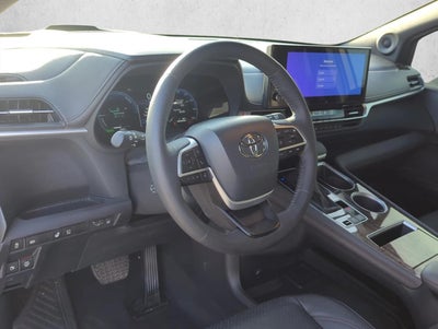 2025 Toyota Sienna Platinum FWD 7-Passenger (Natl)