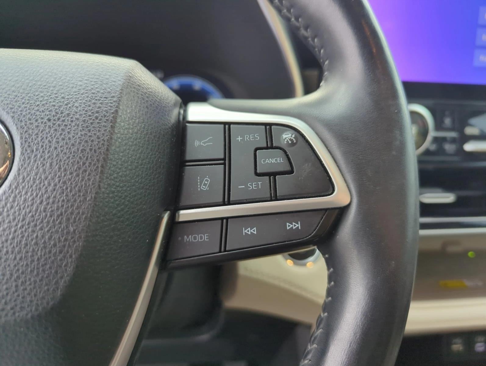 2023 Toyota Highlander Hybrid Platinum FWD (Natl)