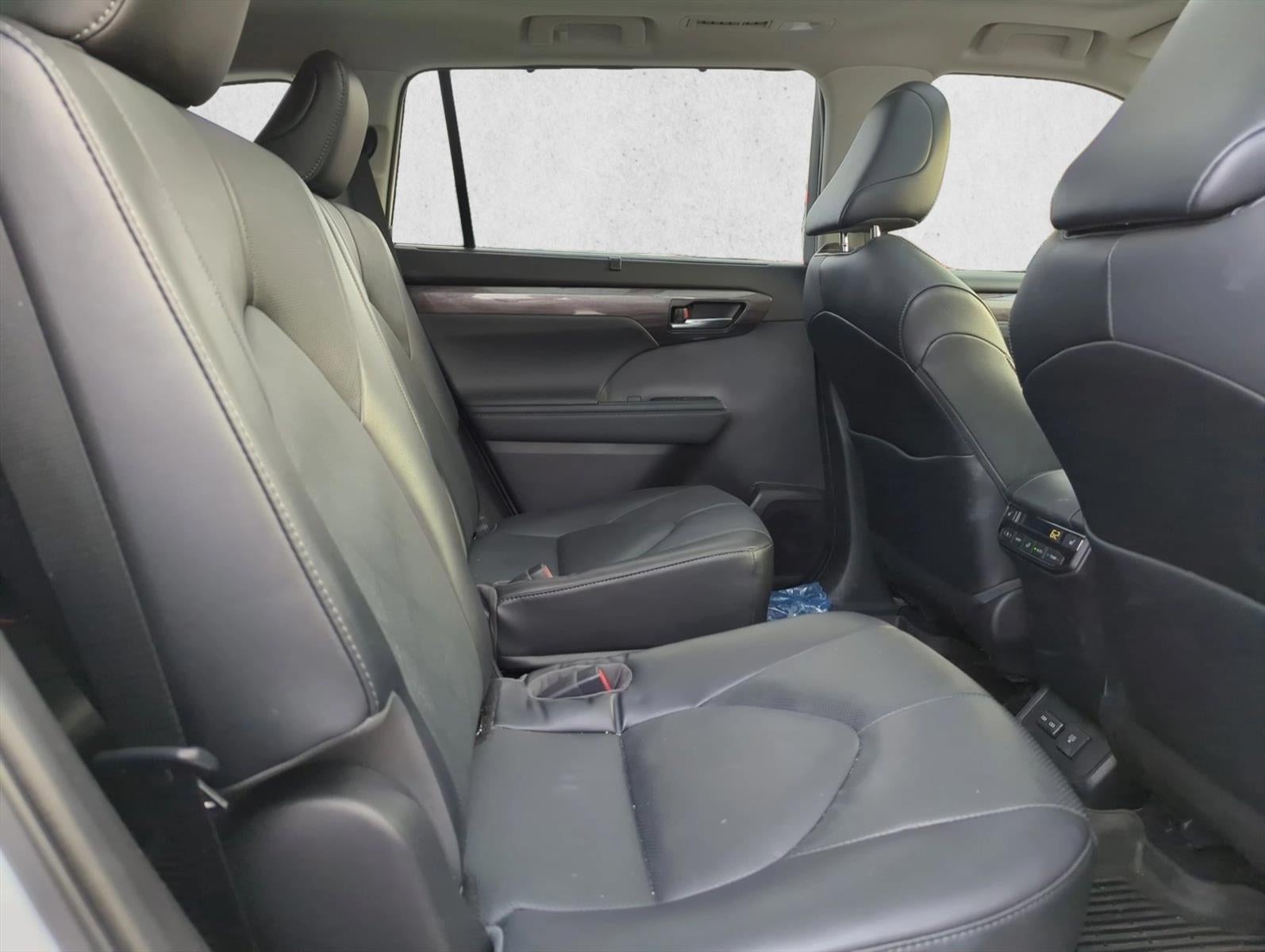 2022 Toyota Highlander Platinum AWD (Natl)