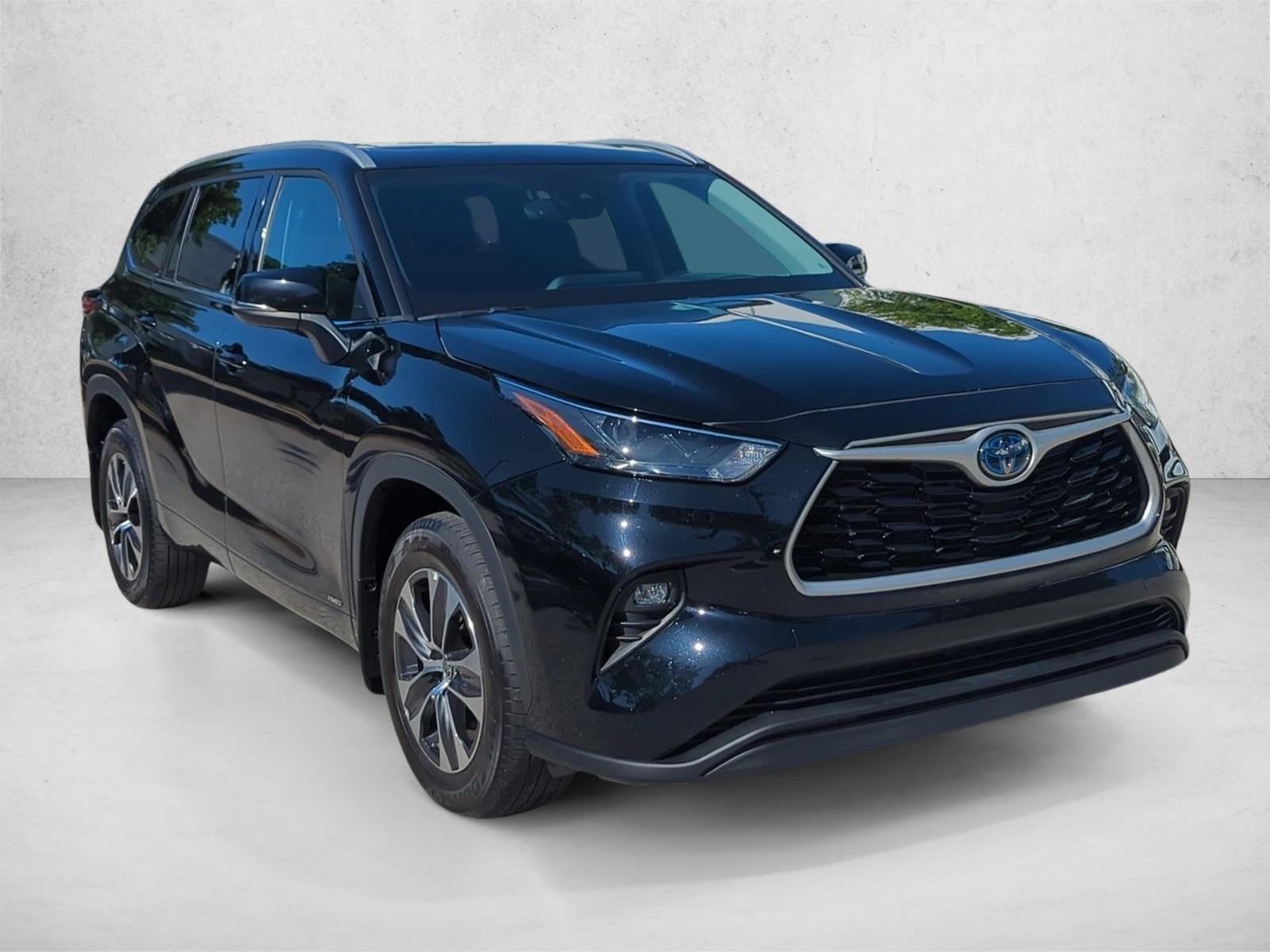 2022 Toyota Highlander Hybrid XLE AWD (Natl)