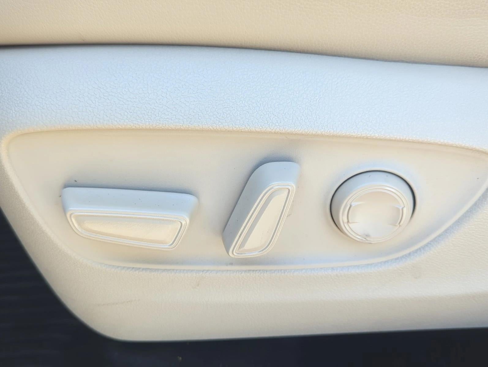 2022 Toyota Highlander XLE FWD (Natl)