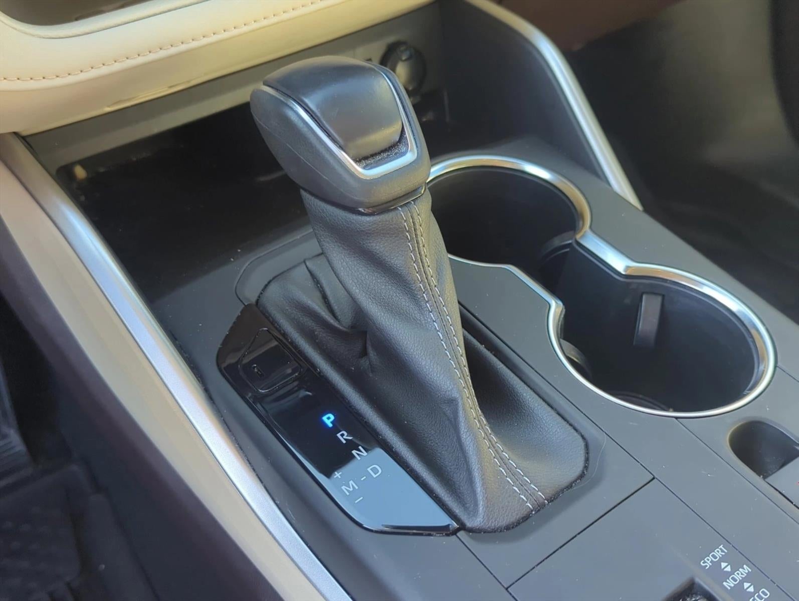 2022 Toyota Highlander XLE FWD (Natl)
