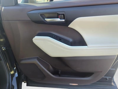 2022 Toyota Highlander XLE FWD (Natl)