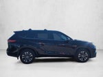 2022 Toyota Highlander XLE FWD (Natl)