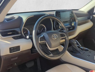 2022 Toyota Highlander XLE FWD (Natl)