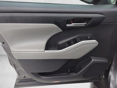 2022 Toyota Highlander XLE FWD (Natl)