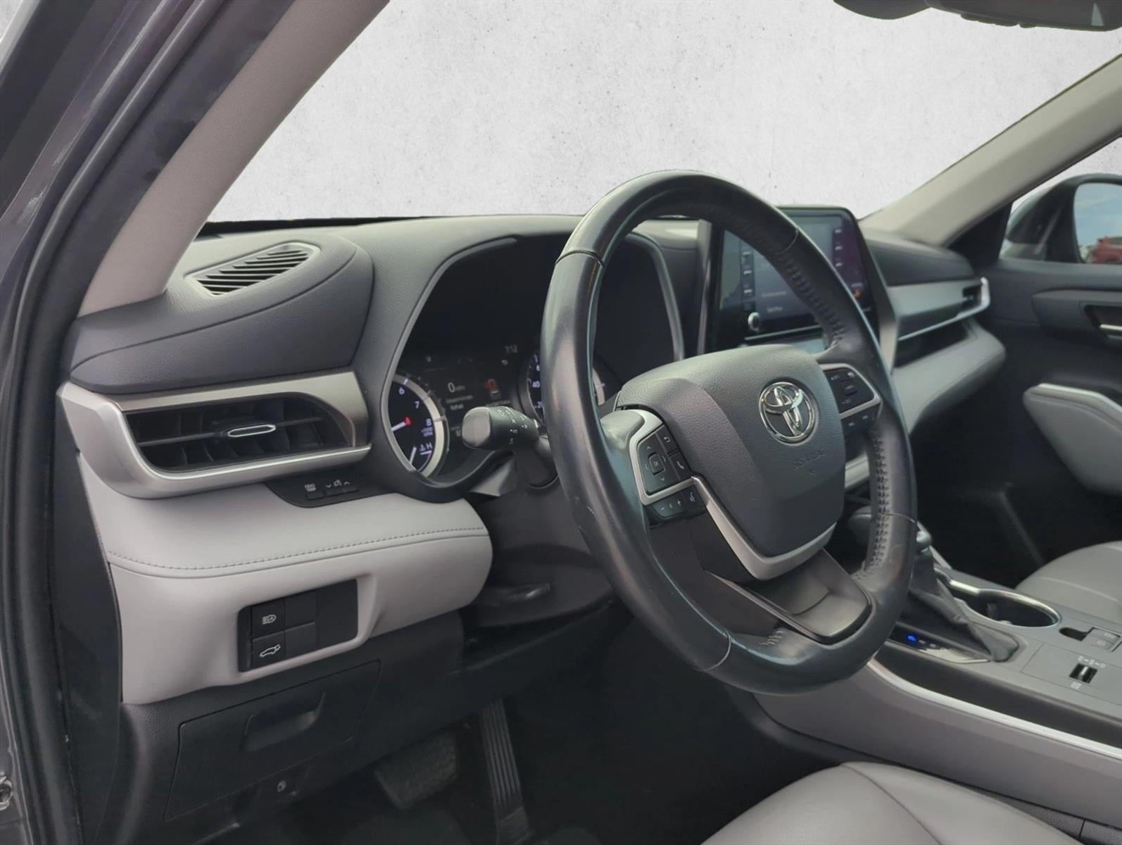 2022 Toyota Highlander XLE FWD (Natl)