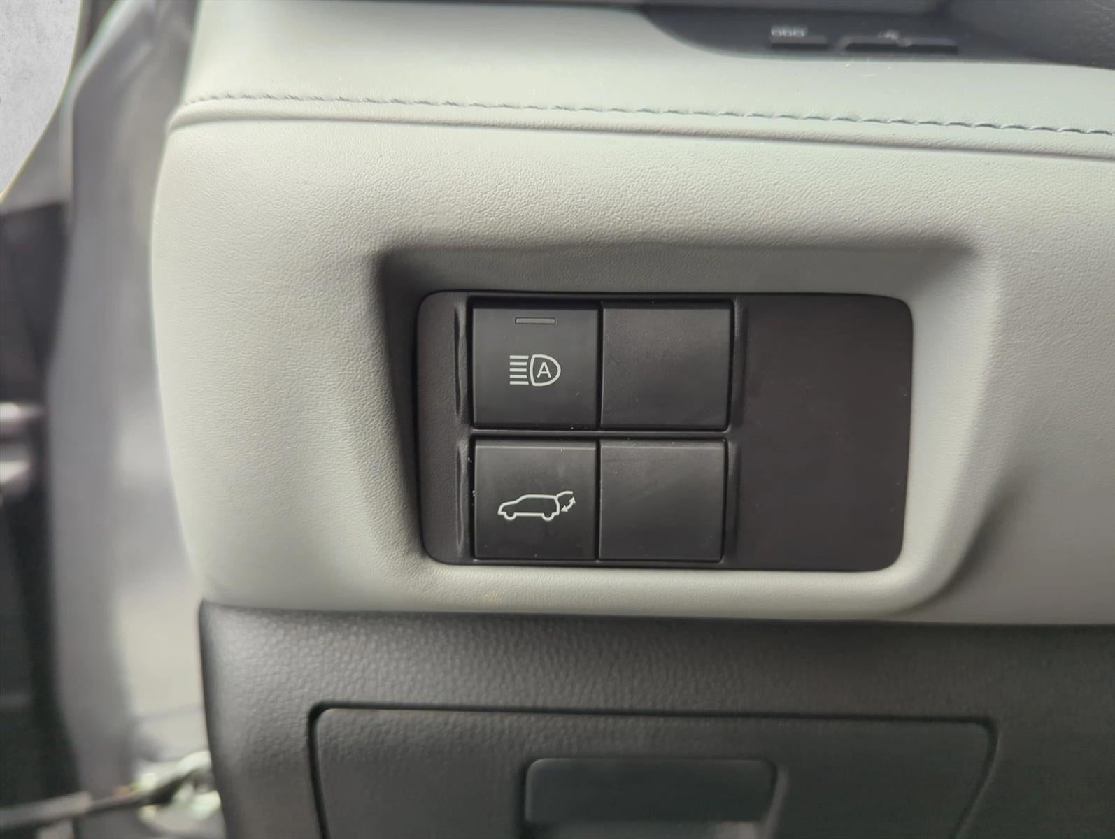2022 Toyota Highlander XLE FWD (Natl)