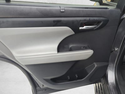2022 Toyota Highlander XLE FWD (Natl)