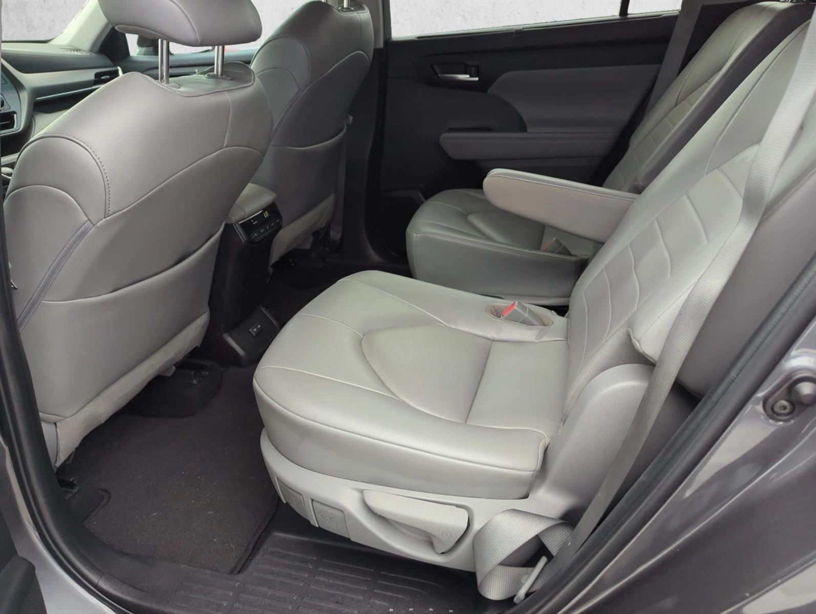 2022 Toyota Highlander XLE FWD (Natl)