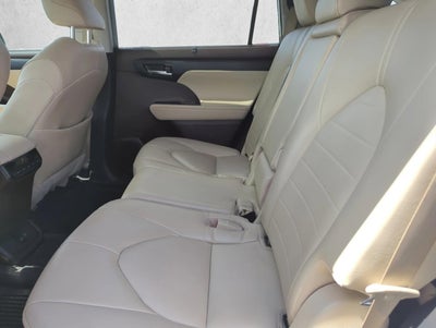 2022 Toyota Highlander XLE FWD (Natl)