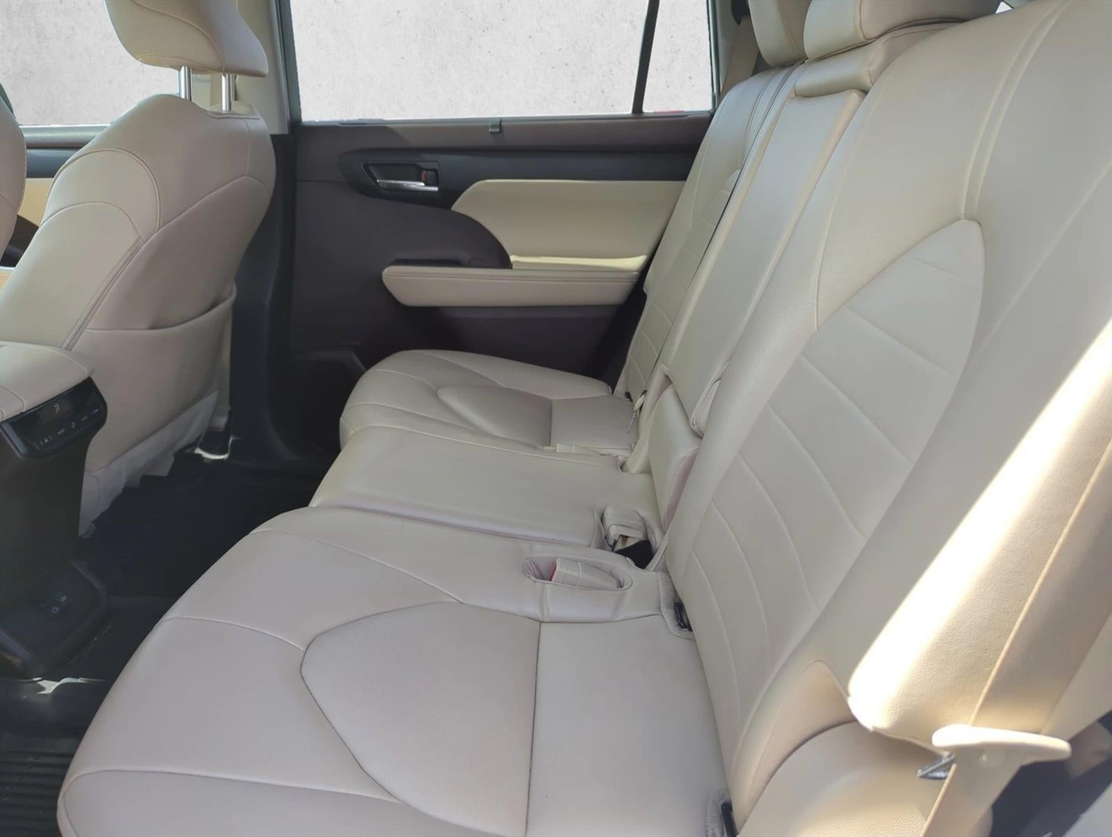 2022 Toyota Highlander XLE FWD (Natl)