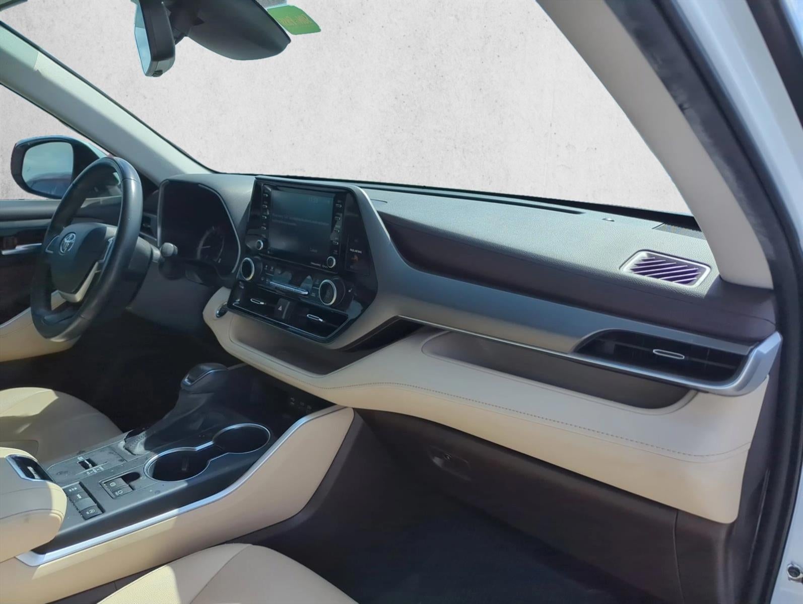 2022 Toyota Highlander XLE FWD (Natl)