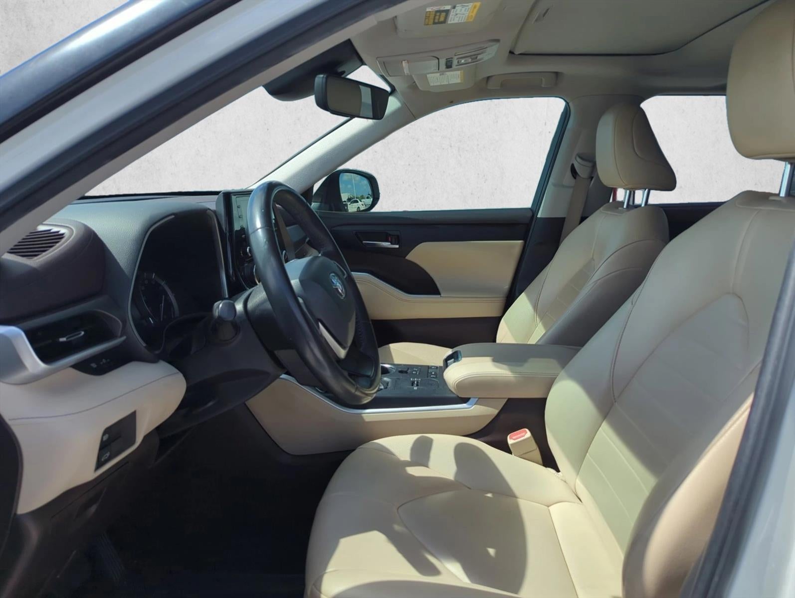 2022 Toyota Highlander XLE FWD (Natl)