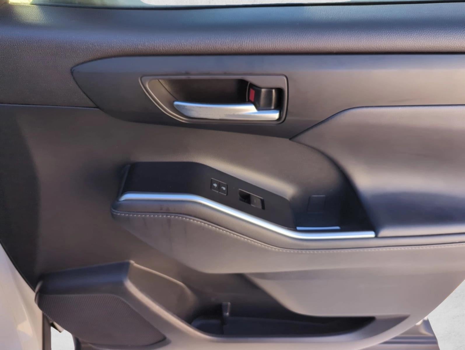 2020 Toyota Highlander XLE FWD (Natl)