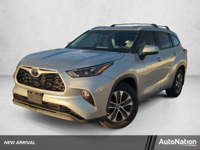 2022 Toyota Highlander XLE AWD (Natl)