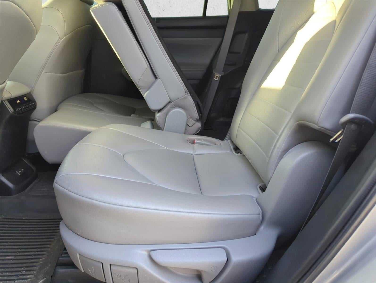2022 Toyota Highlander XLE AWD (Natl)