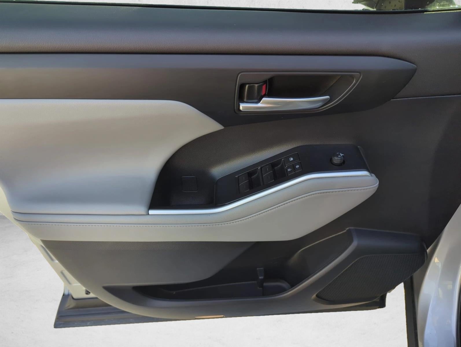 2022 Toyota Highlander XLE AWD (Natl)