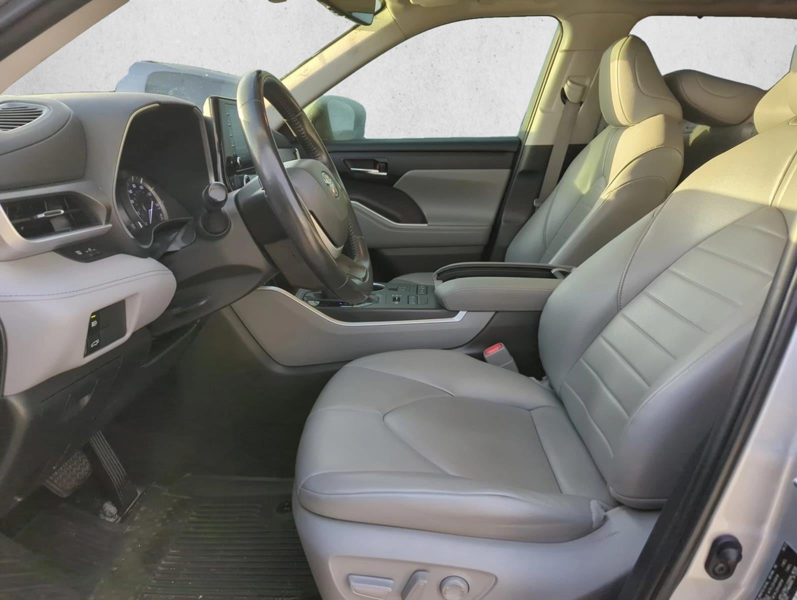 2022 Toyota Highlander XLE AWD (Natl)