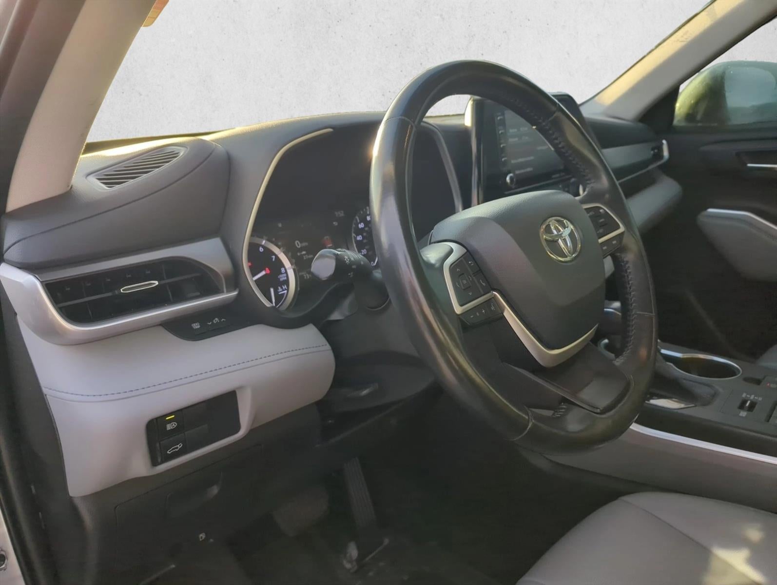 2022 Toyota Highlander XLE AWD (Natl)