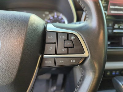 2022 Toyota Highlander XLE AWD (Natl)