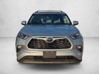 2022 Toyota Highlander XLE AWD (Natl)