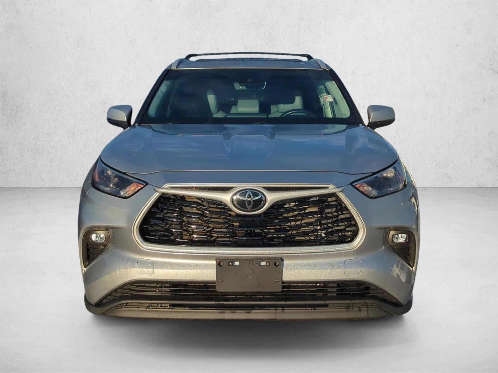 2022 Toyota Highlander XLE AWD (Natl)