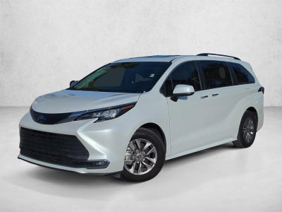 2023 Toyota Sienna XLE FWD 8-Passenger (Natl)