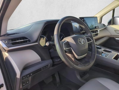 2023 Toyota Sienna XLE FWD 8-Passenger (Natl)
