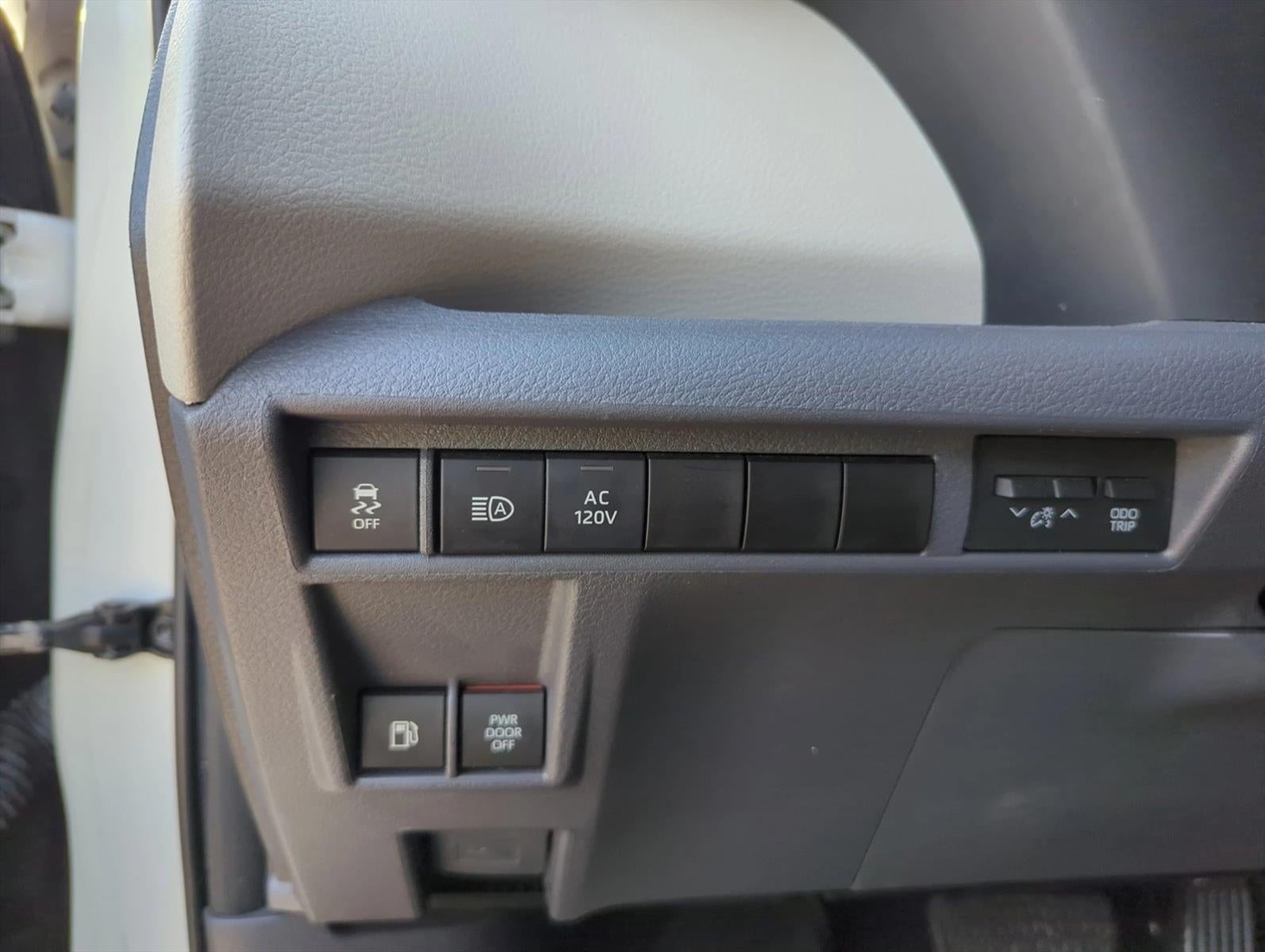 2023 Toyota Sienna XLE FWD 8-Passenger (Natl)