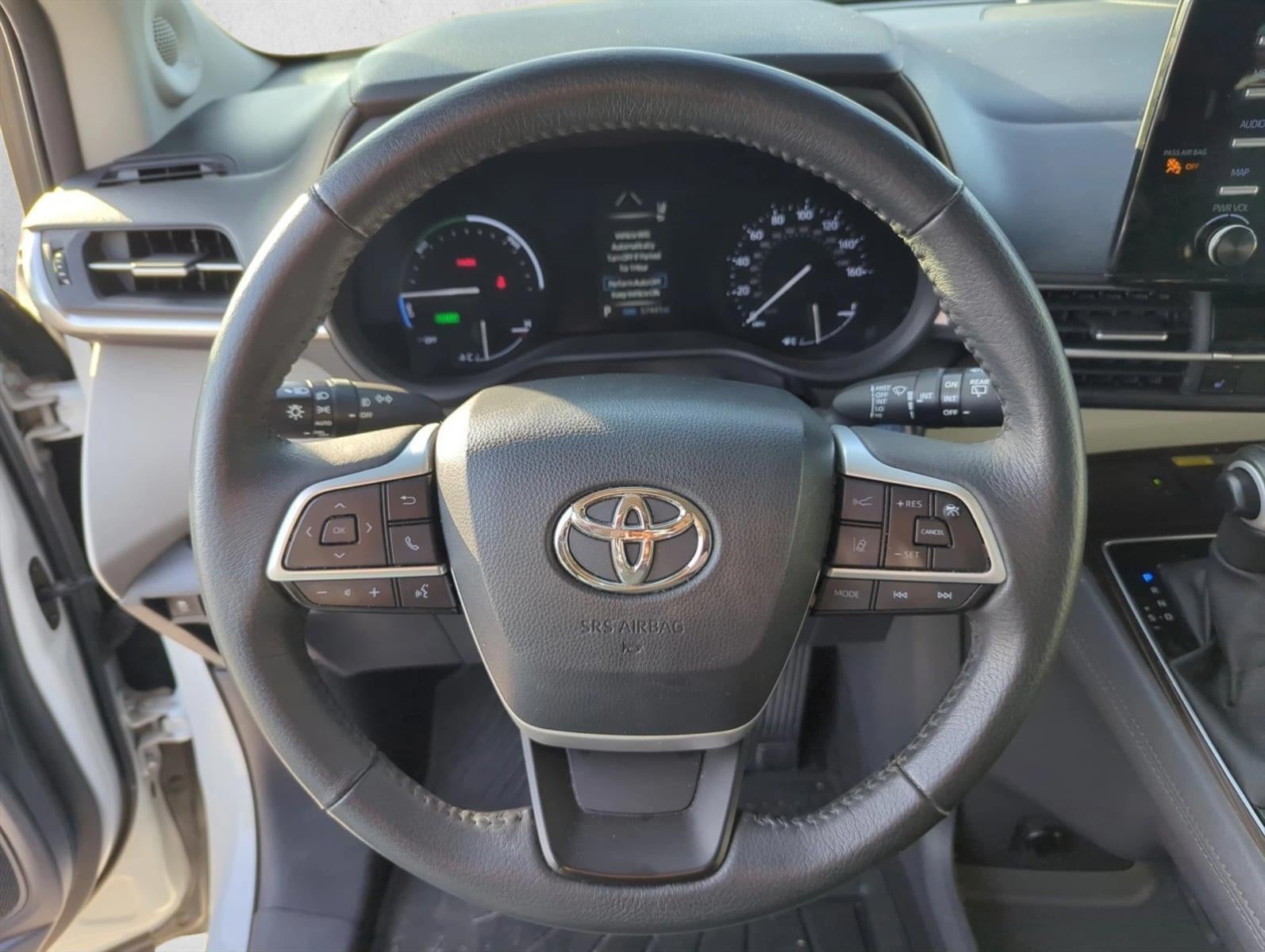 2023 Toyota Sienna XLE FWD 8-Passenger (Natl)