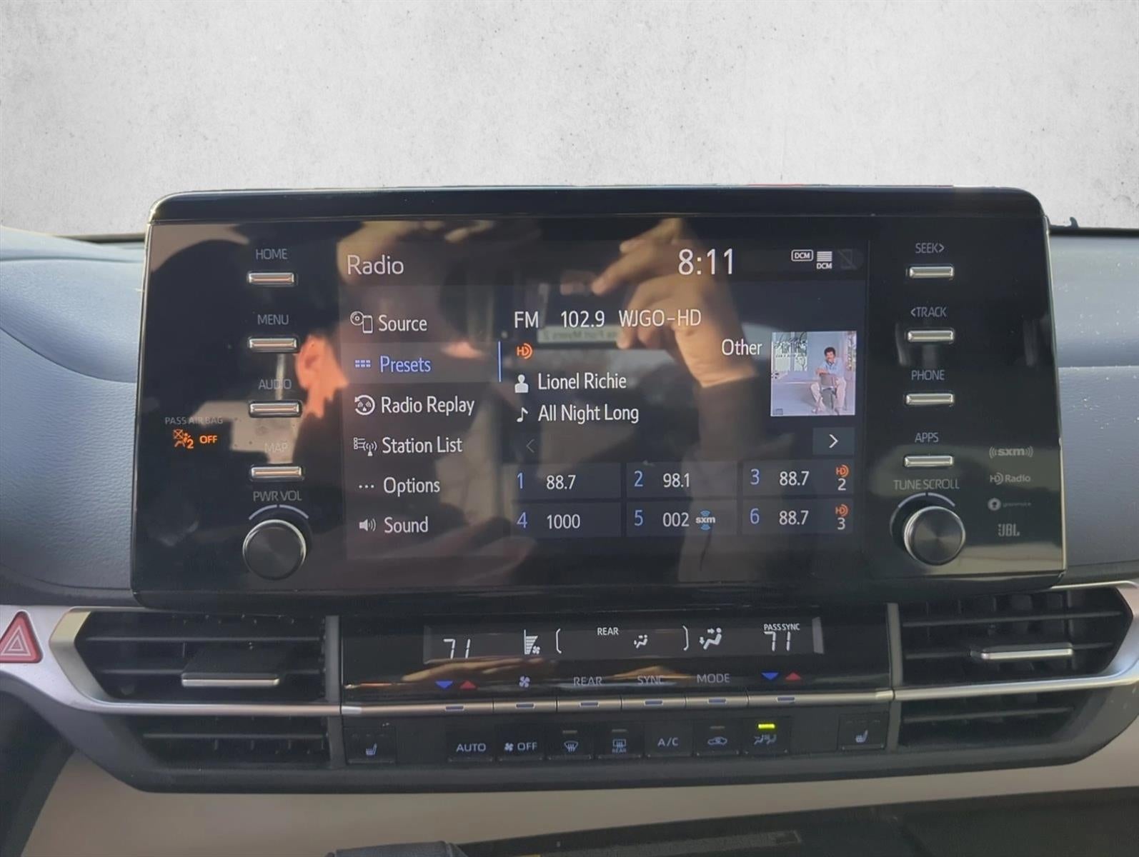 2023 Toyota Sienna XLE FWD 8-Passenger (Natl)