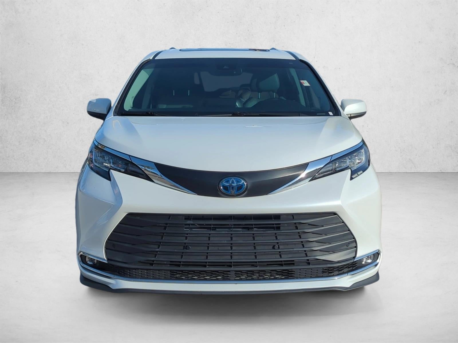 2023 Toyota Sienna XLE FWD 8-Passenger (Natl)