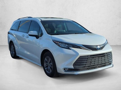 2023 Toyota Sienna XLE FWD 8-Passenger (Natl)