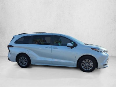 2023 Toyota Sienna XLE FWD 8-Passenger (Natl)