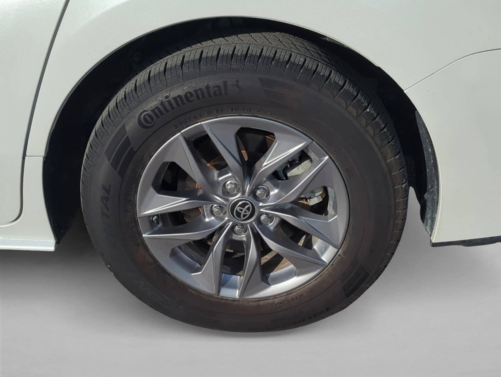 2023 Toyota Sienna XLE FWD 8-Passenger (Natl)