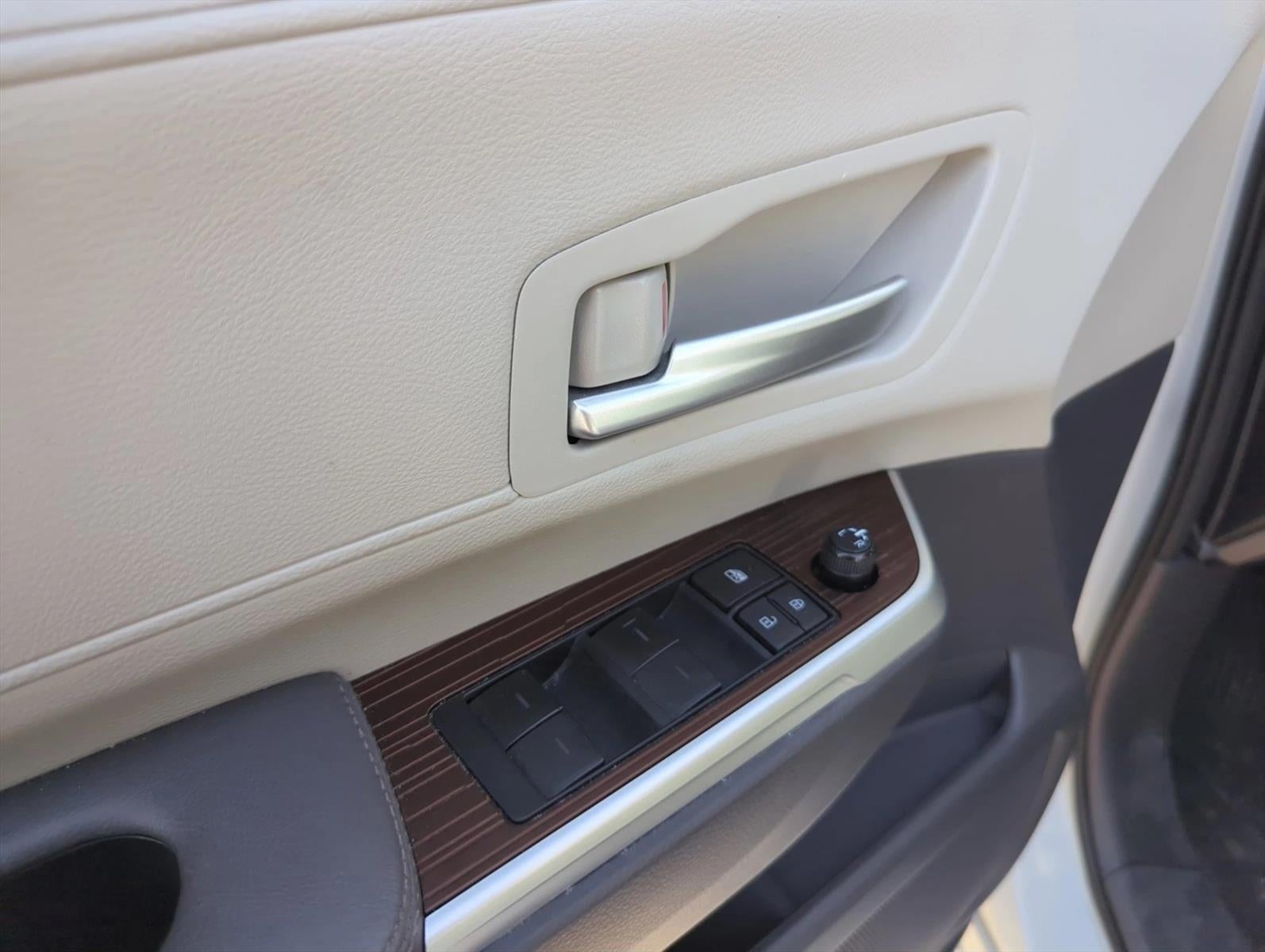 2023 Toyota Sienna XLE FWD 8-Passenger (Natl)